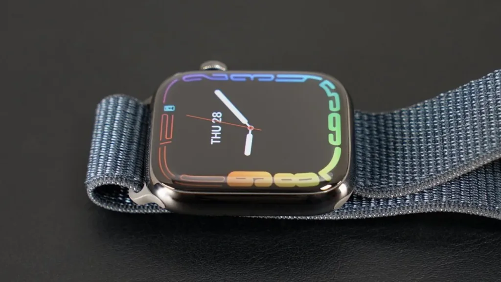 O Apple Watch Series 9 disponível em alumínio e aço inoxidável